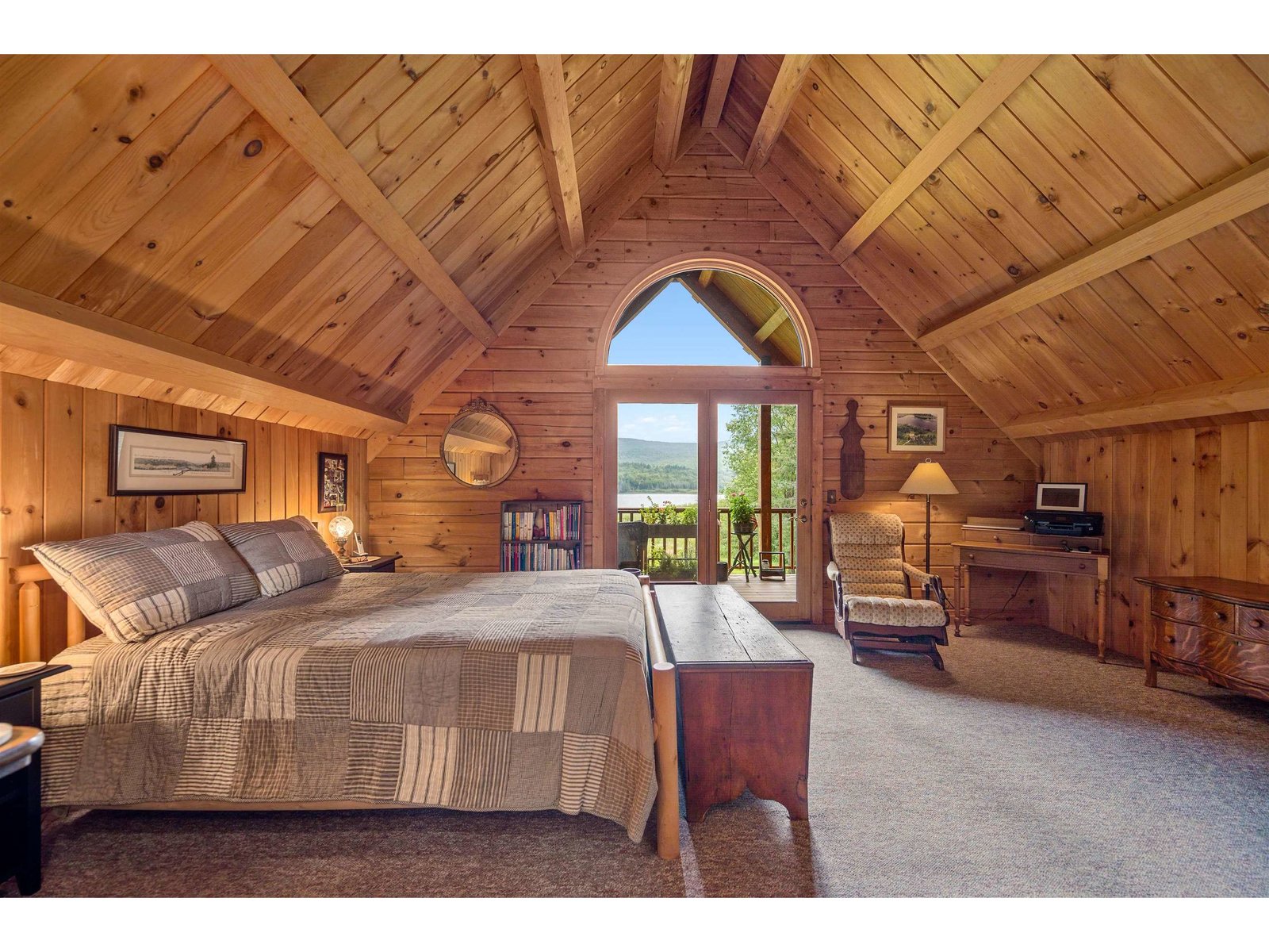 Primary bedroom balcony to views!