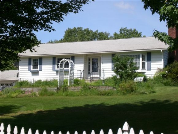 77 Arrowhead Ave