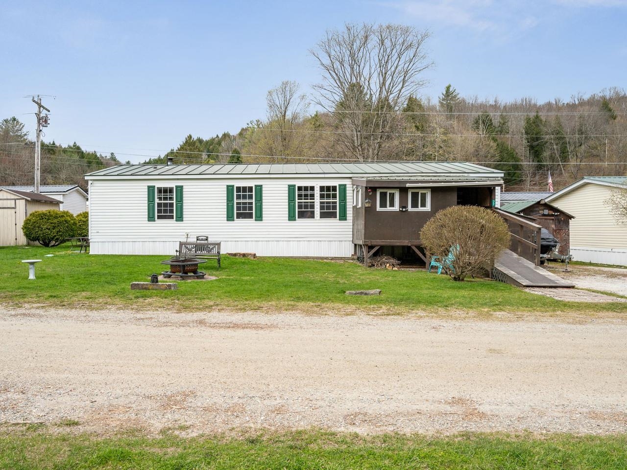 77 Ash Lane