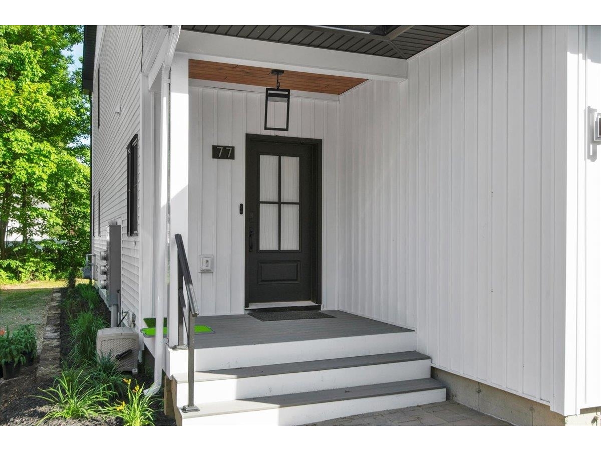 77 Colchester Point Road