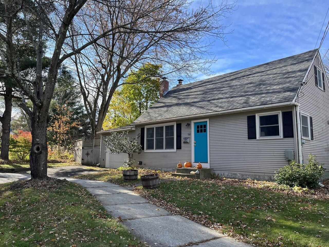 77 Moore Drive, Burlington