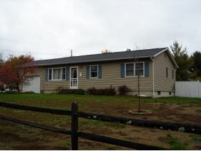 77 Pinewood Ln