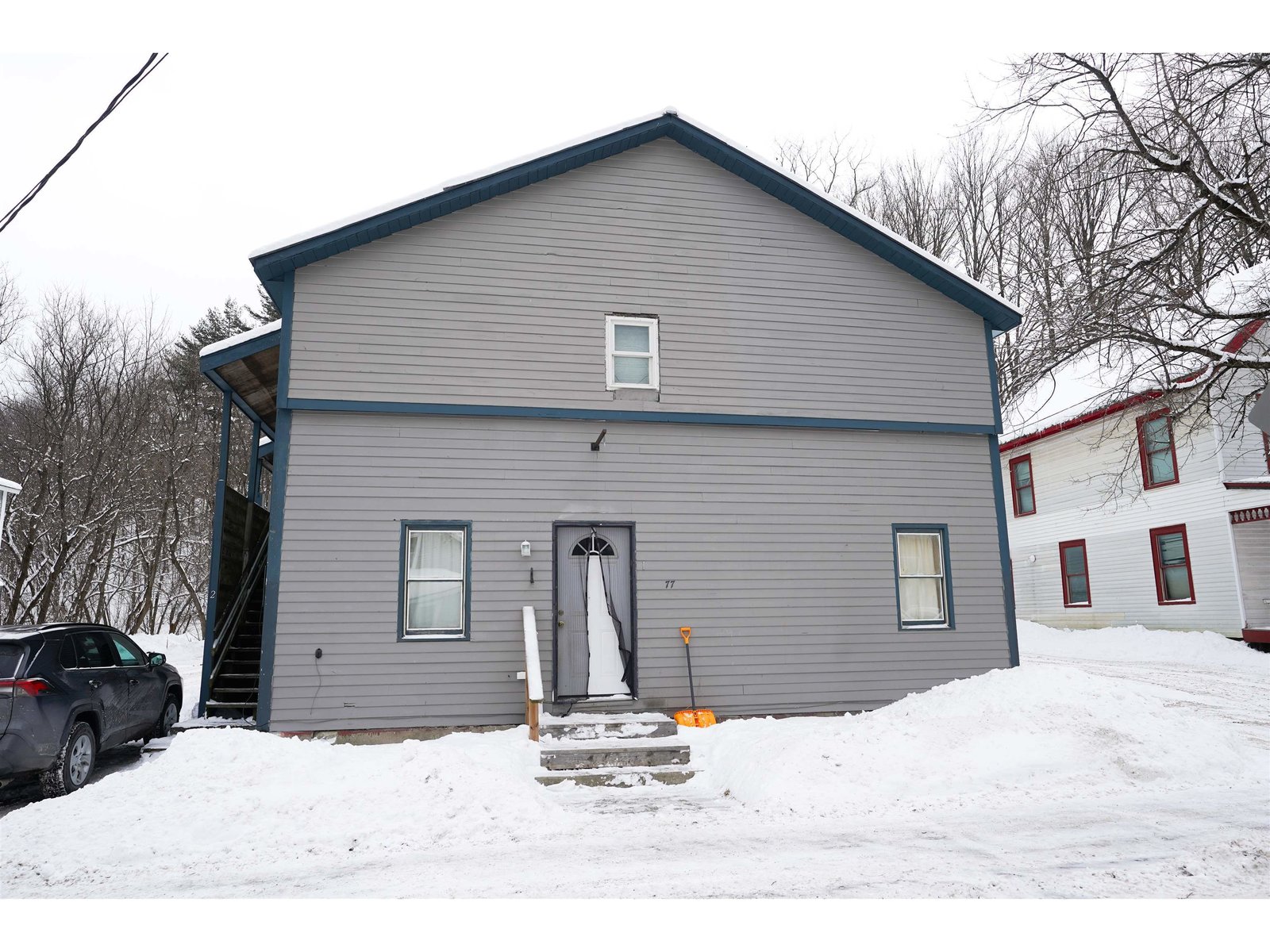 77 Railroad Street
