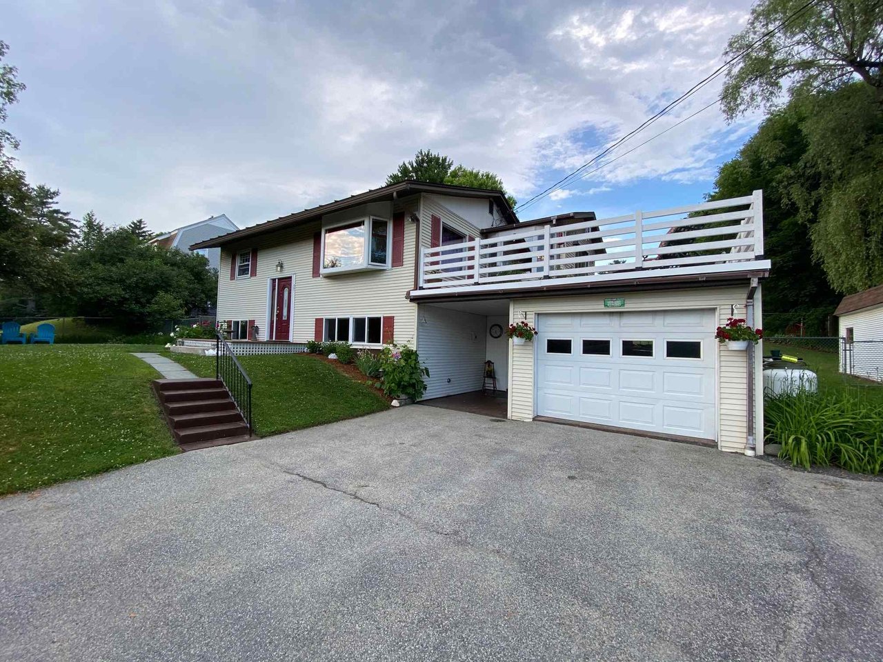 77 Richardson Road
