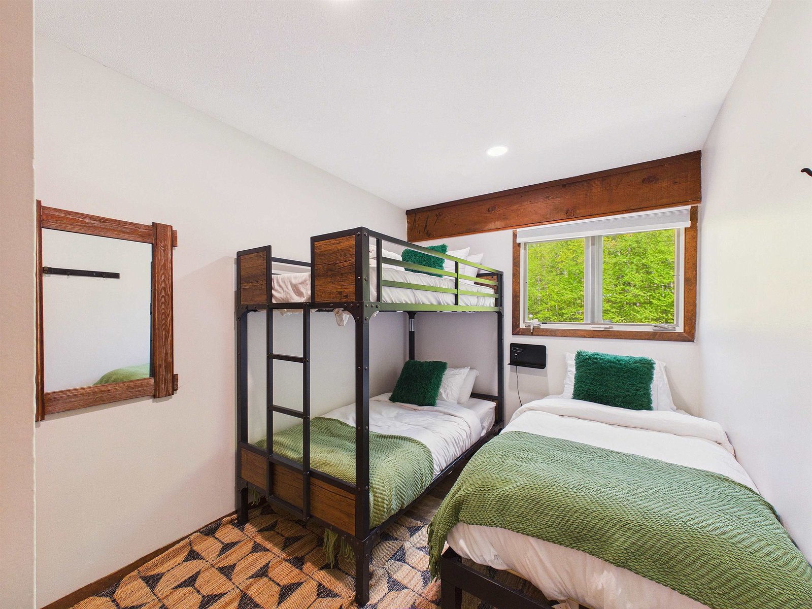 774 East Mountain Road, Unit E6