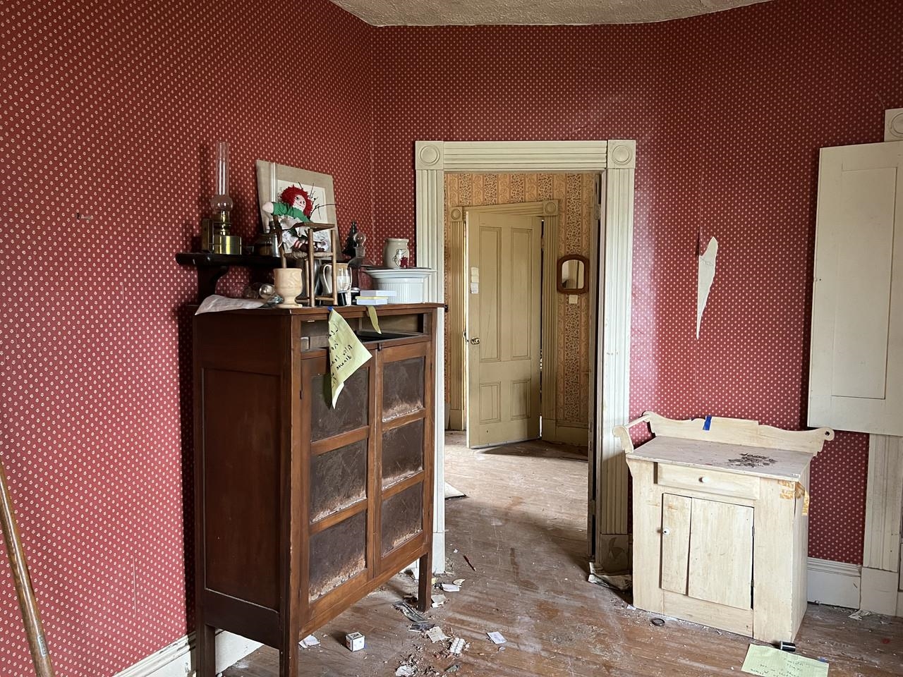 Dining Room to Kitchen