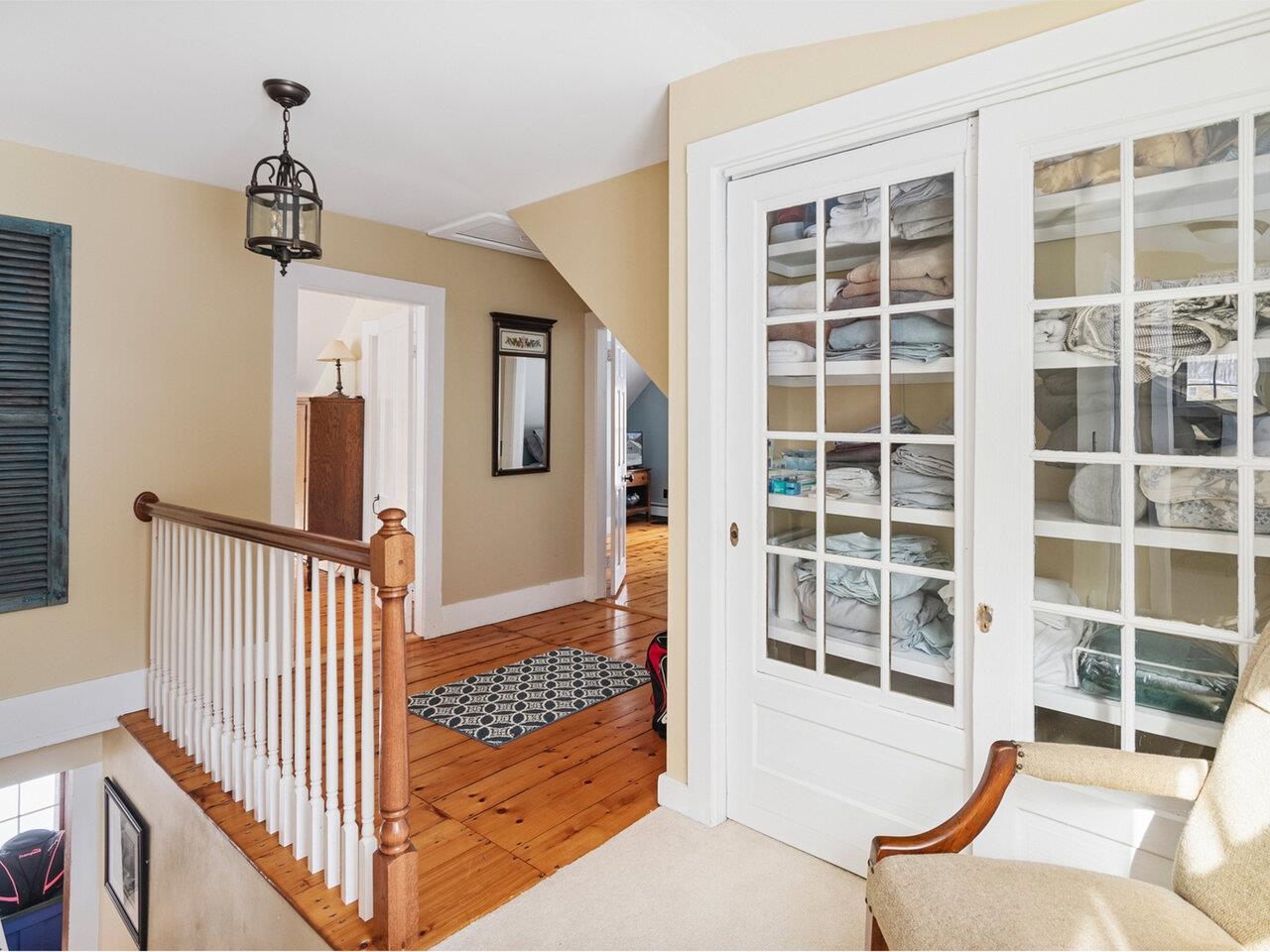 Upstairs landing w/built-ins