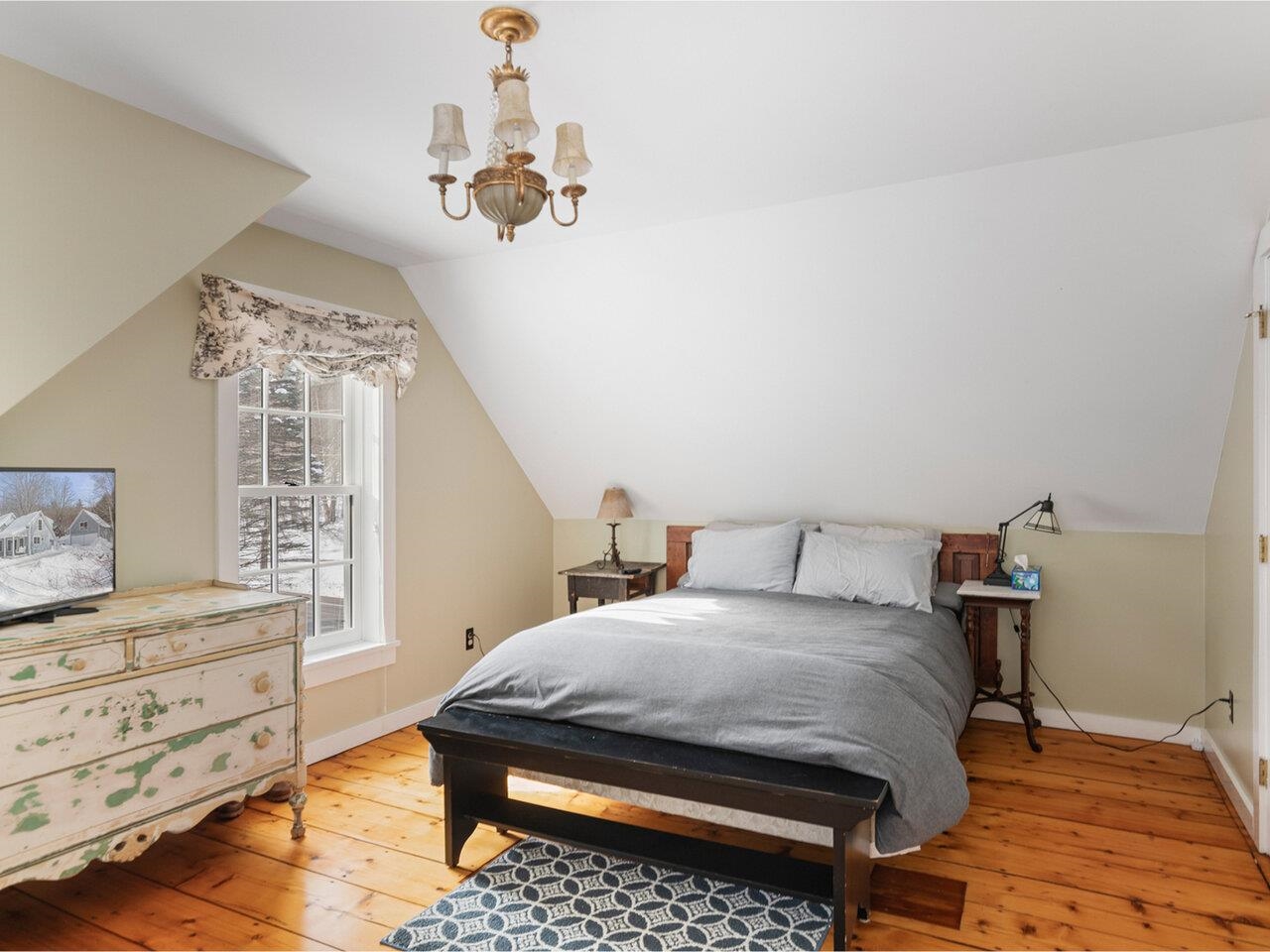 Wide plank pine flooring
