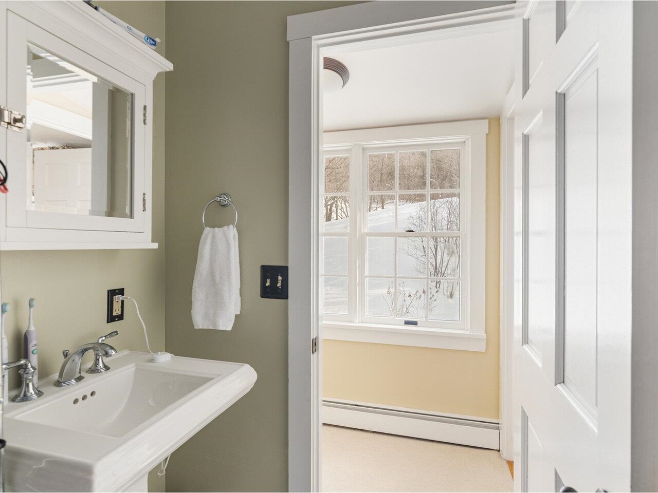 Full bath on 2nd floor
