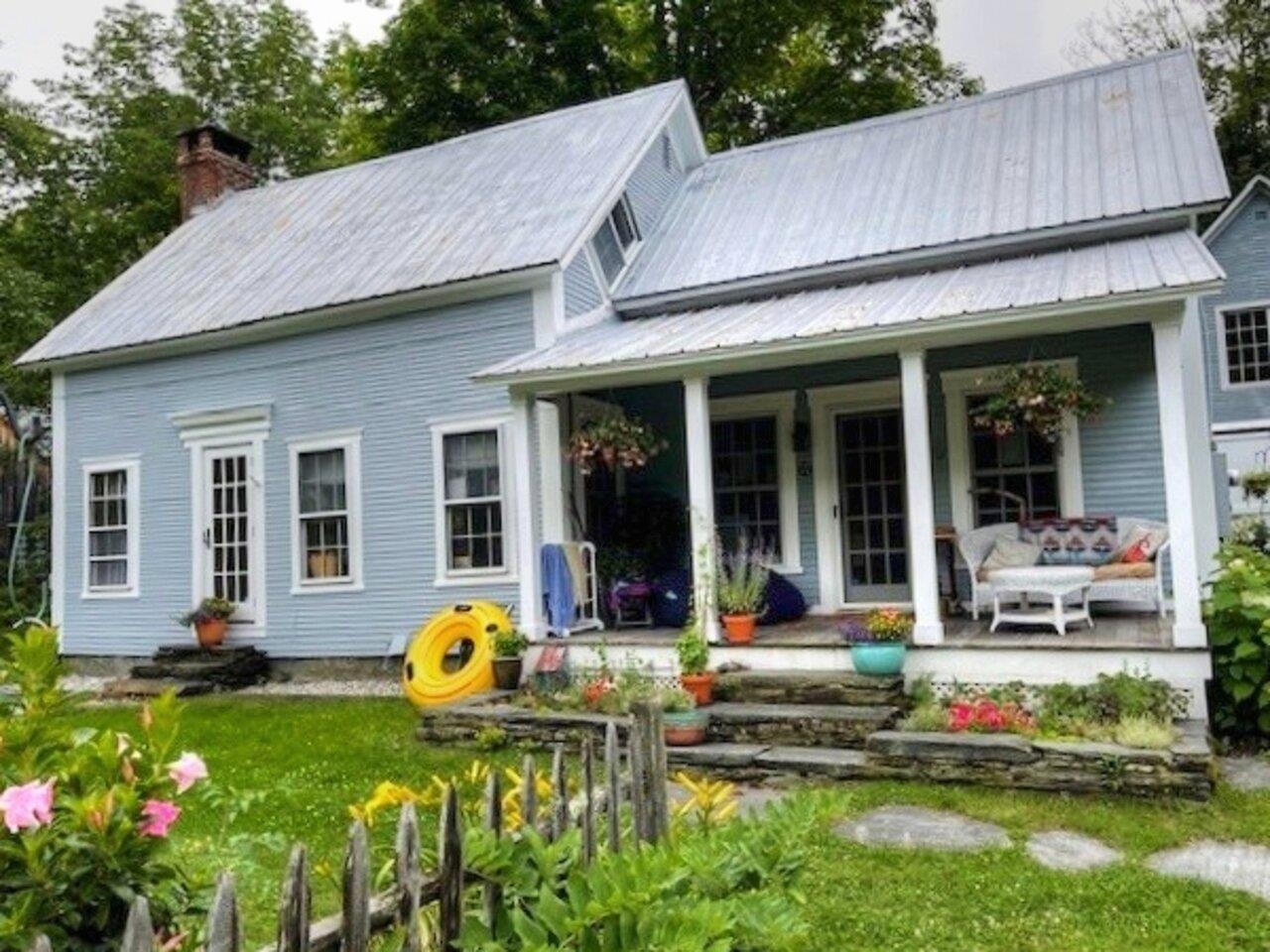 Great front porch to enjoy!
