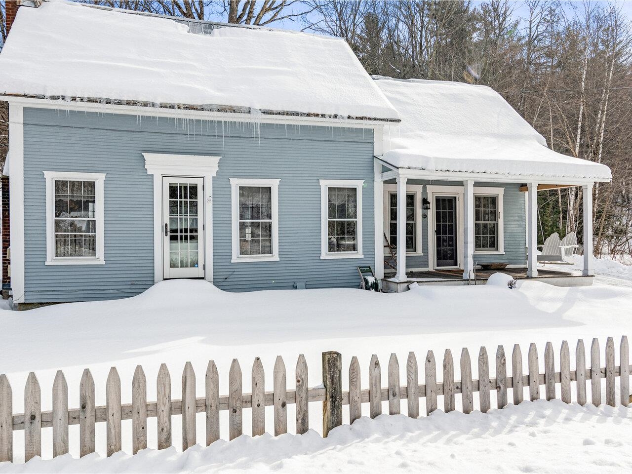 Enchanting home in any season!
