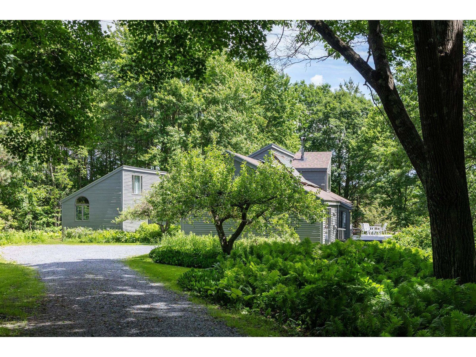 777 Mount Philo Road, Shelburne