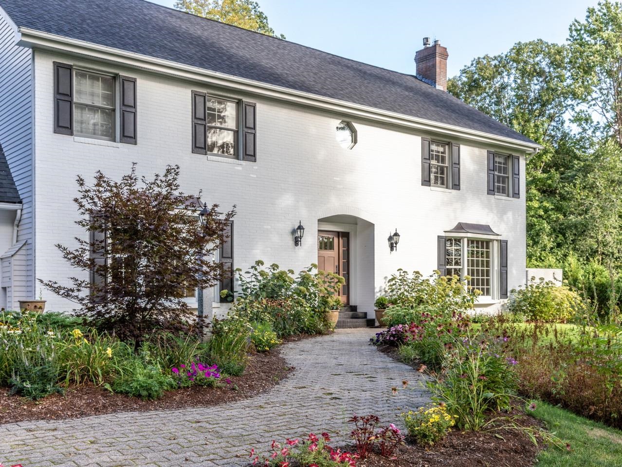 Landscaped entry