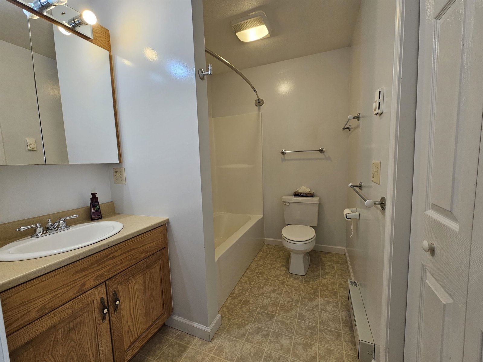 Full Bathroom