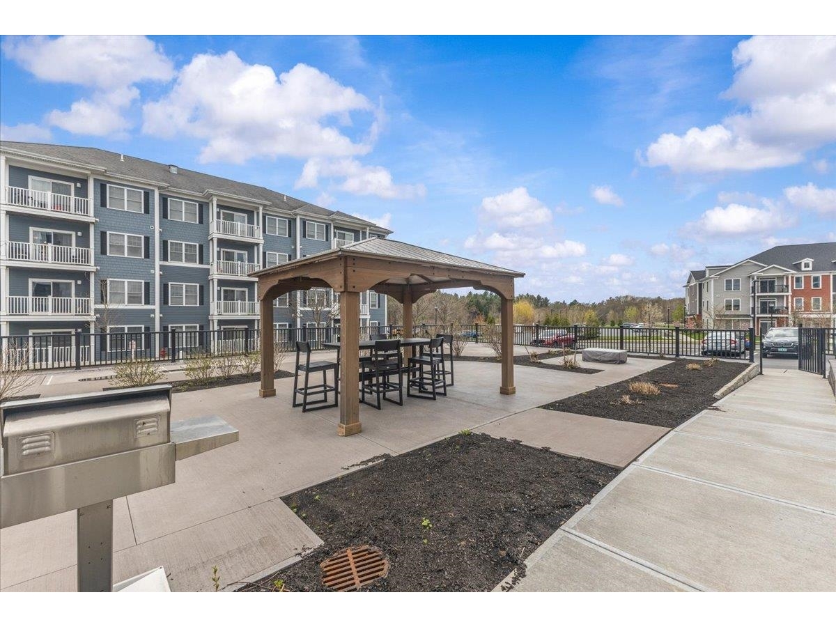 78 Severance Green, Unit 302