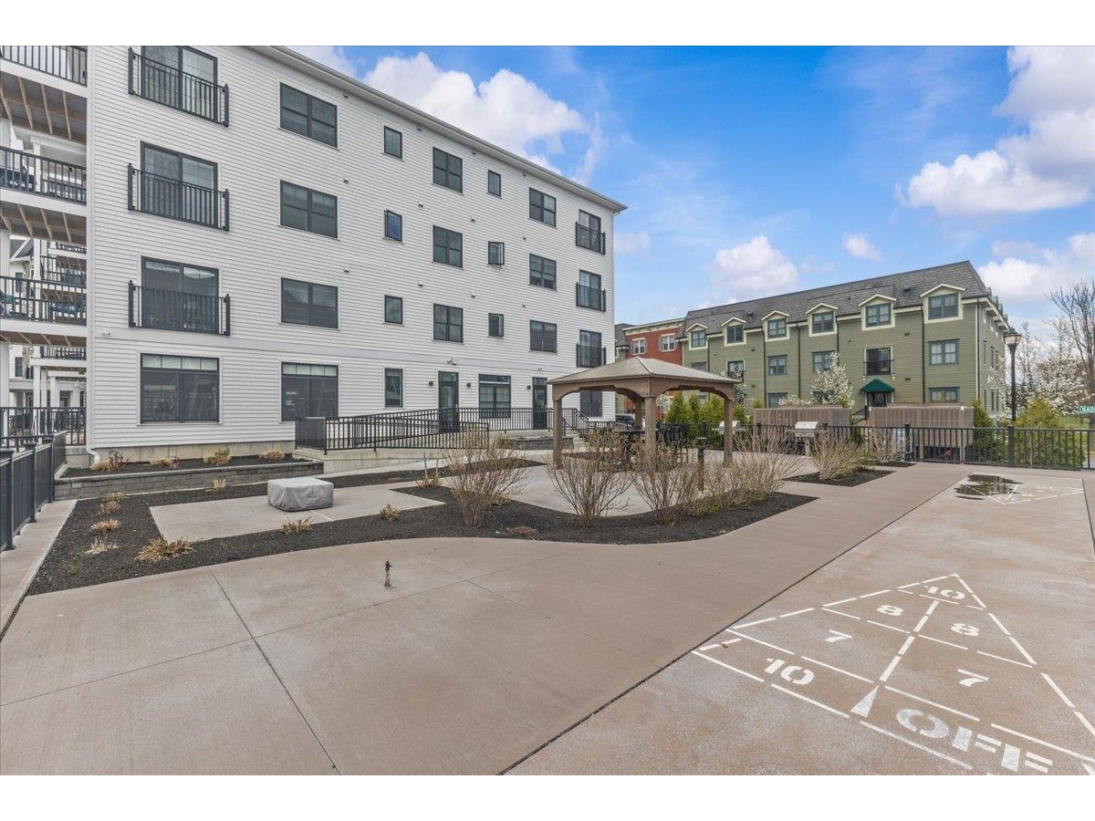 78 Severance Green, Unit 302