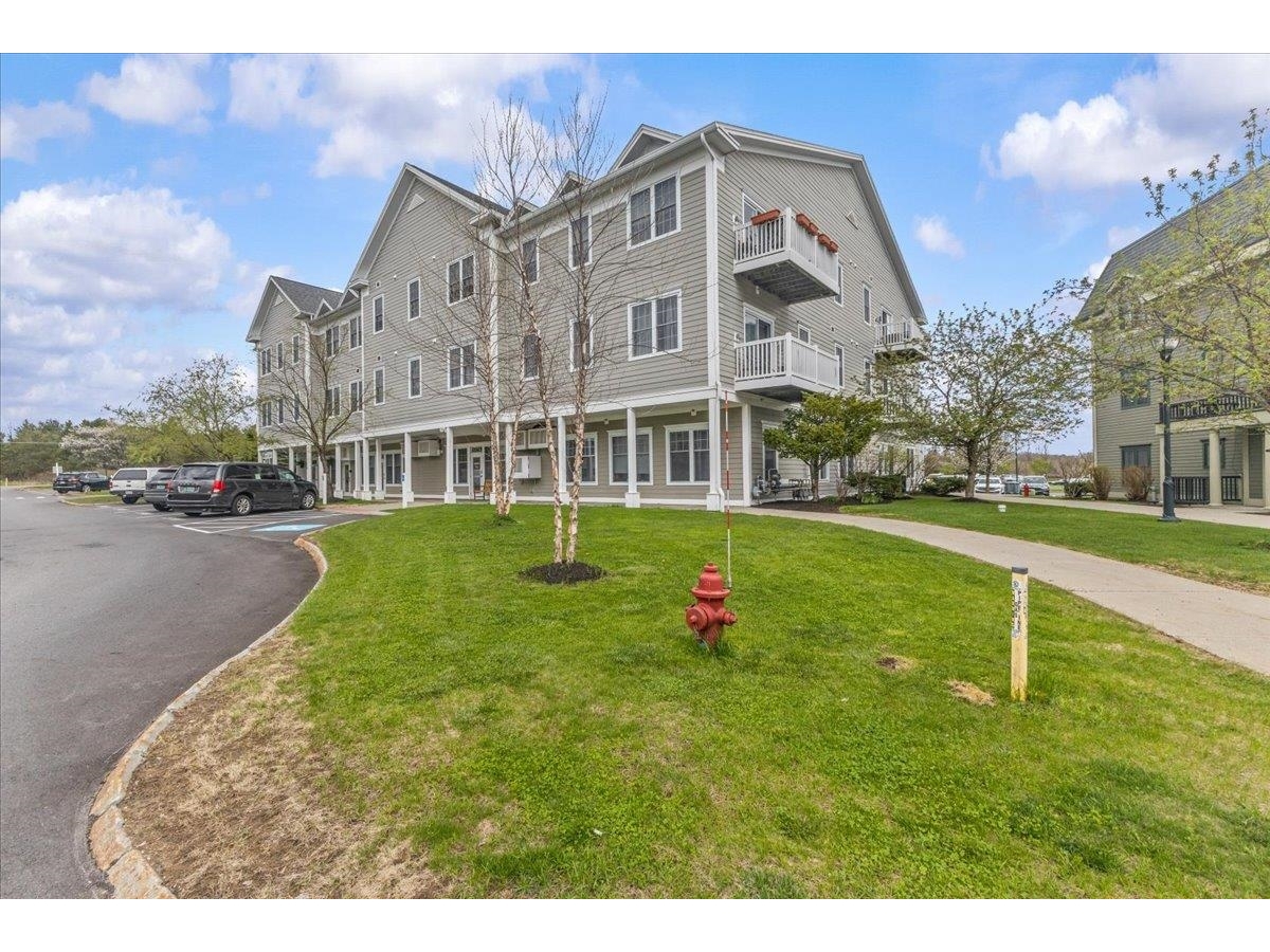 78 Severance Green, Unit 302