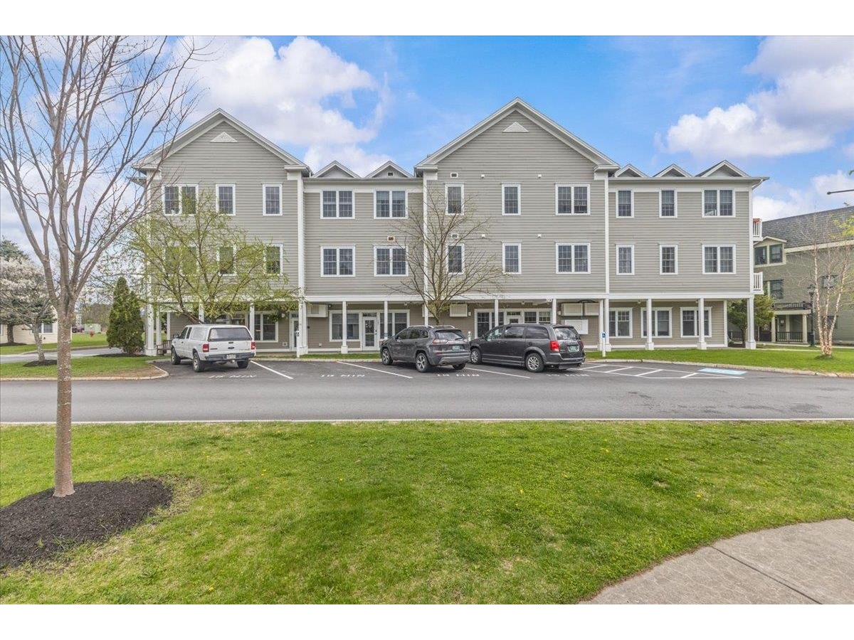 78 Severance Green, Unit 302