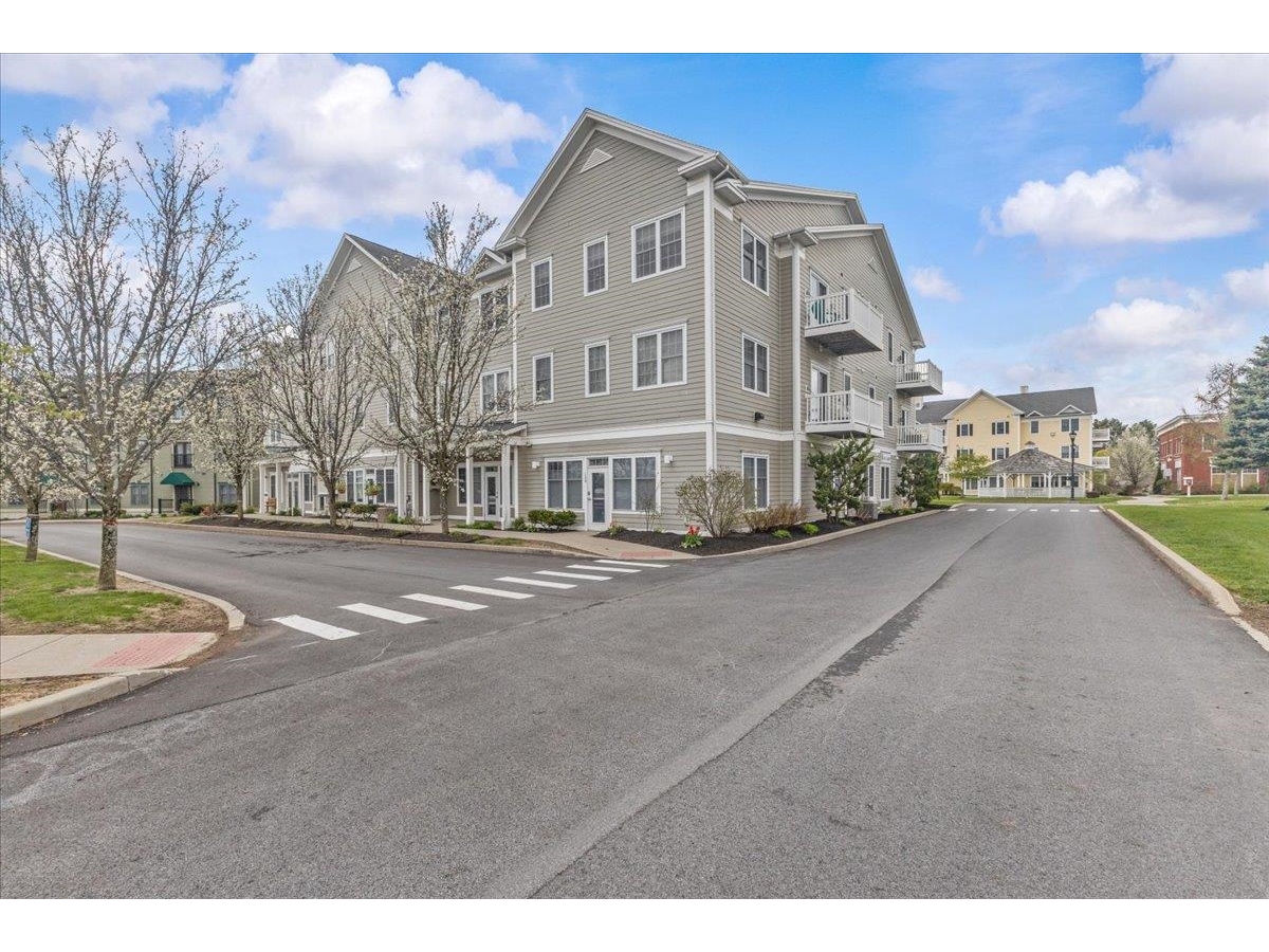 78 Severance Green, Unit 302