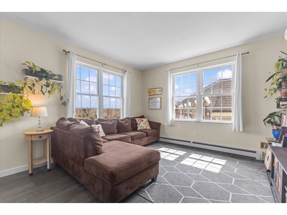 78 Severance Green, Unit 302