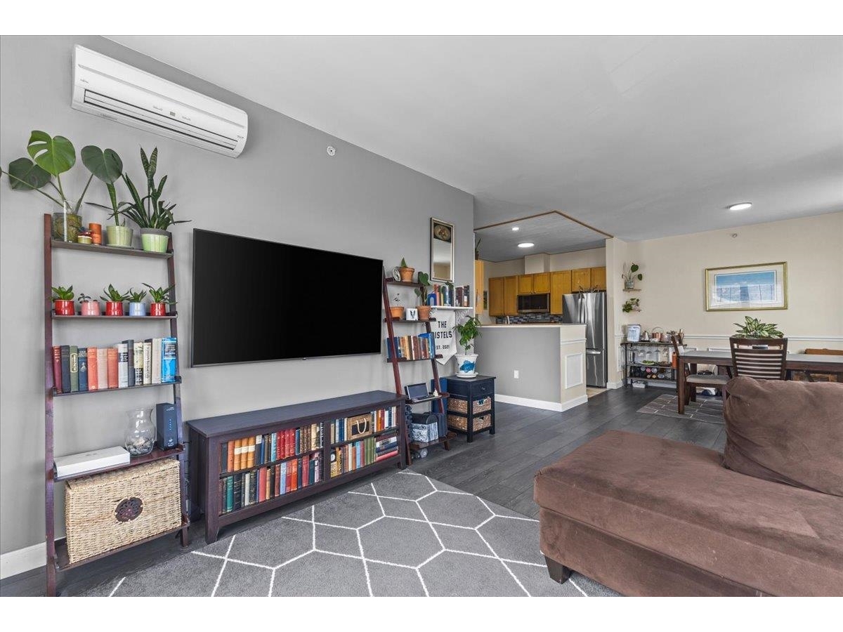 78 Severance Green, Unit 302