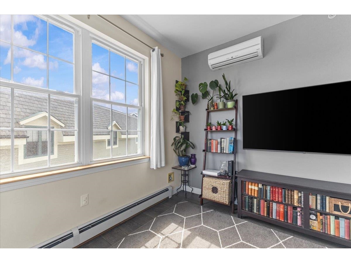 78 Severance Green, Unit 302