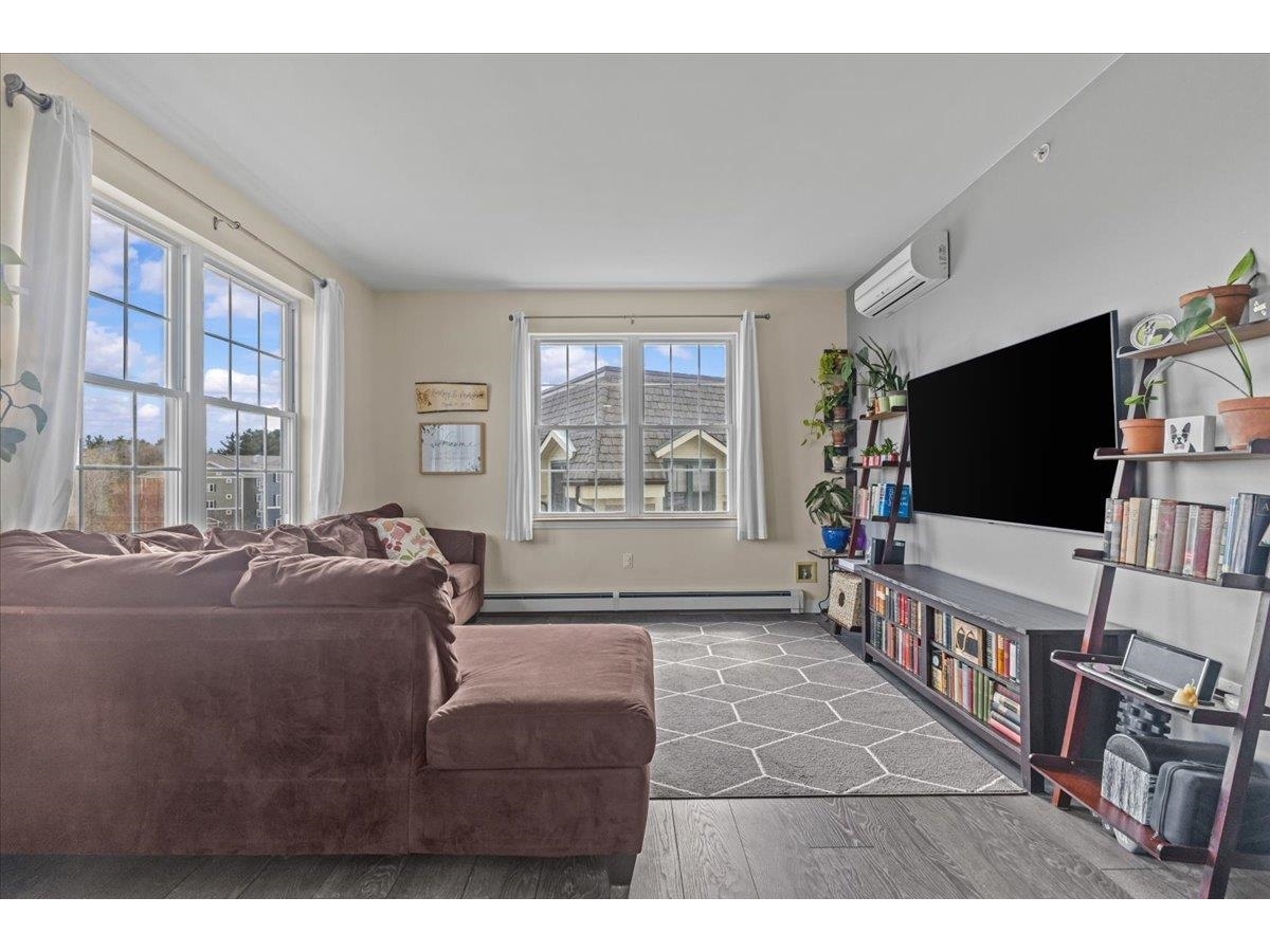 78 Severance Green, Unit 302