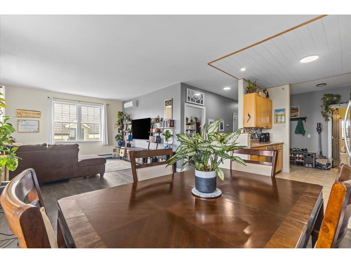 78 Severance Green, Unit 302