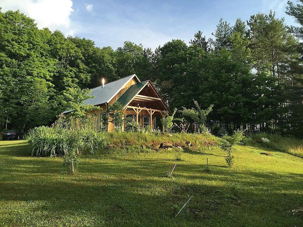 780 Loop Road, Northfield