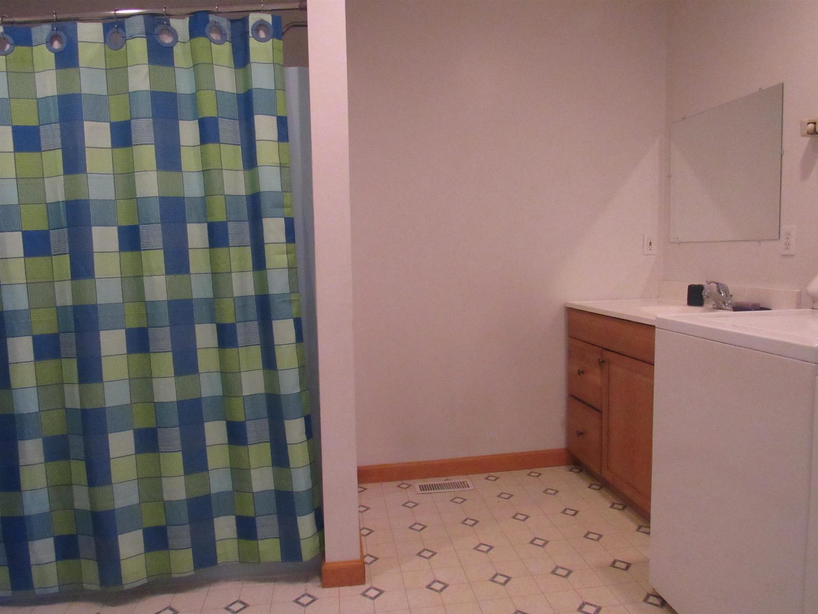 Unit 2 Level 2 Bath