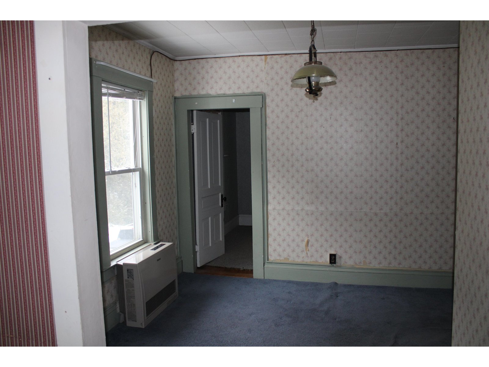 2nd floor bedroom