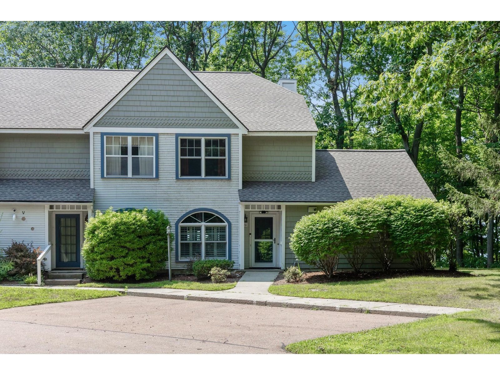 79 Northshore Drive, Burlington