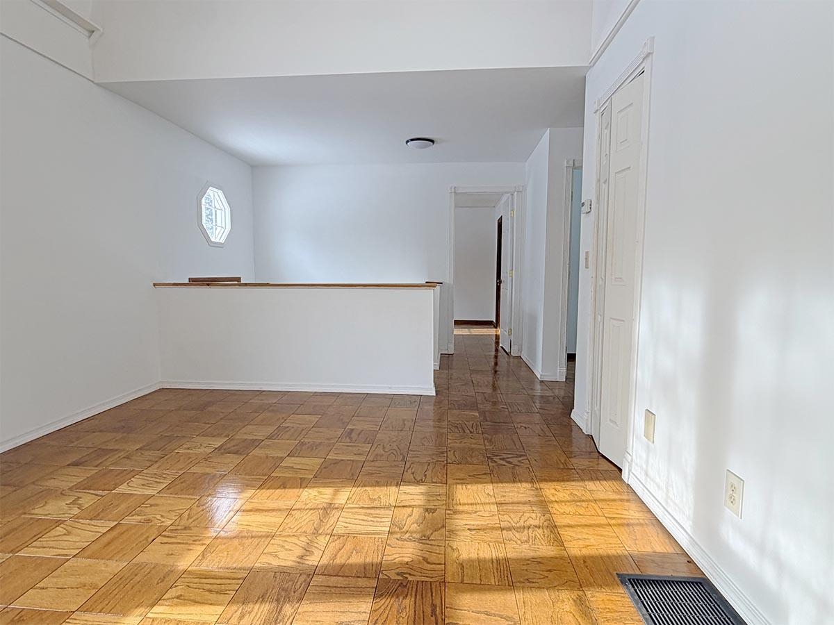 Living Room Toward Bedrooms