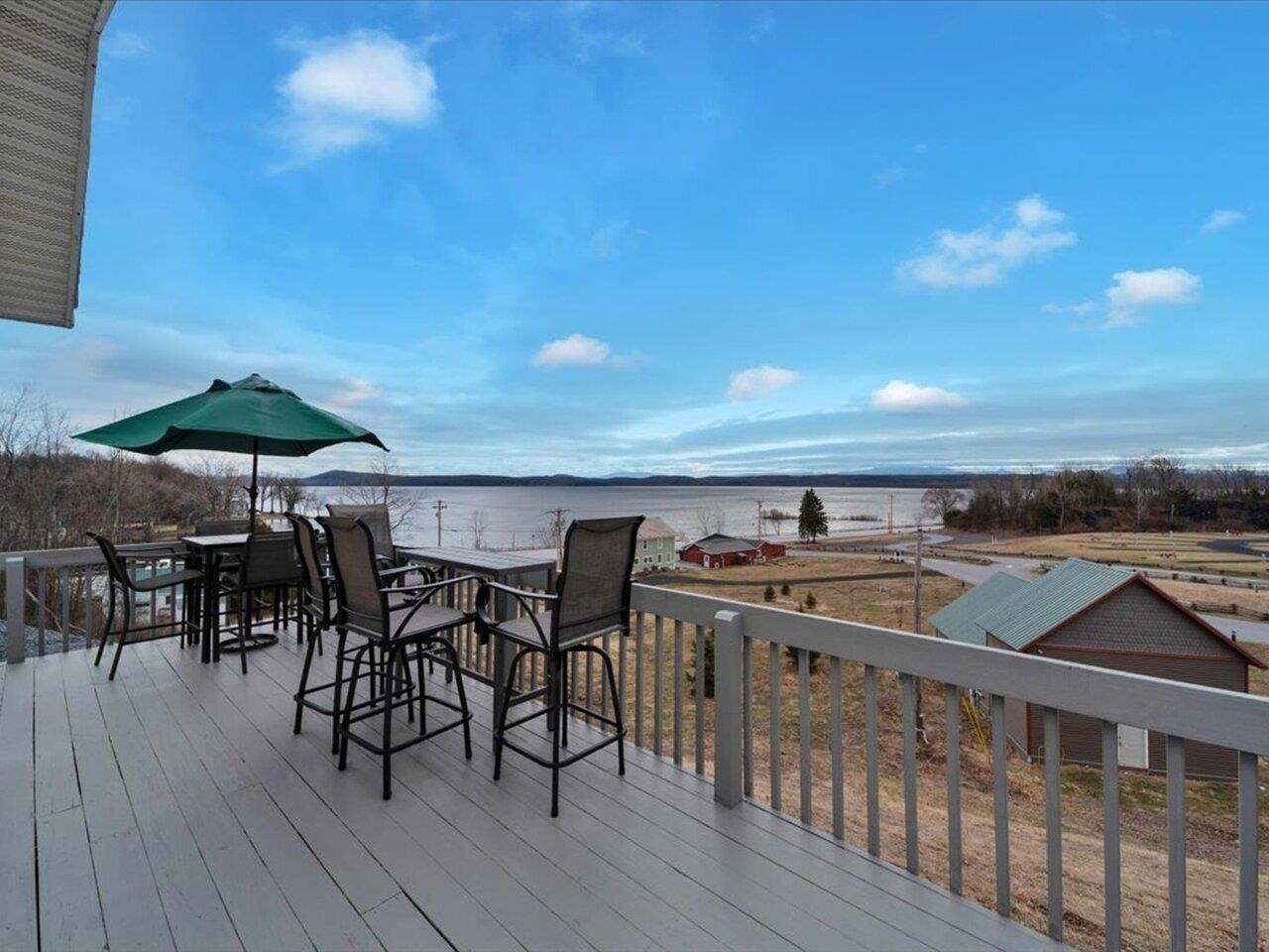 Gorgeous deck views!