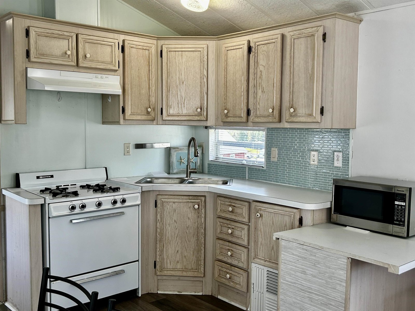 Nice, Efficient Kitchen.