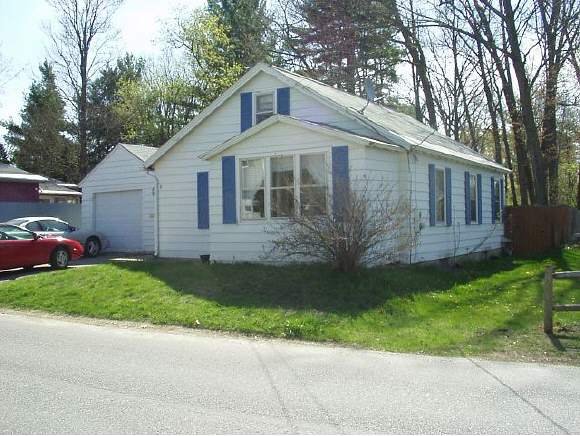 8 Camp ST