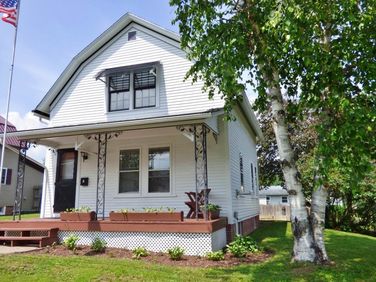 8 Chandler Avenue