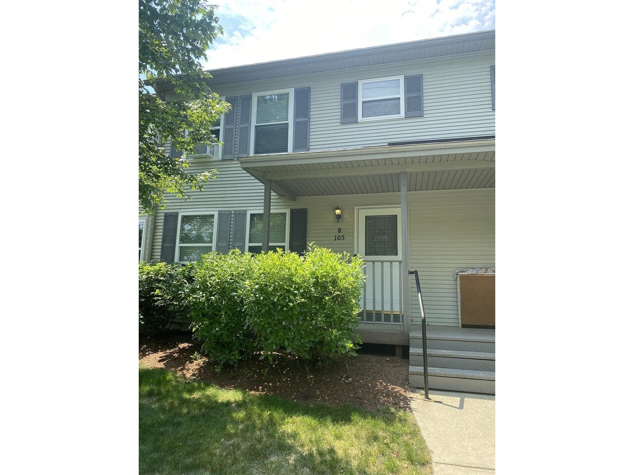 8 Checkerberry Square, Unit 105