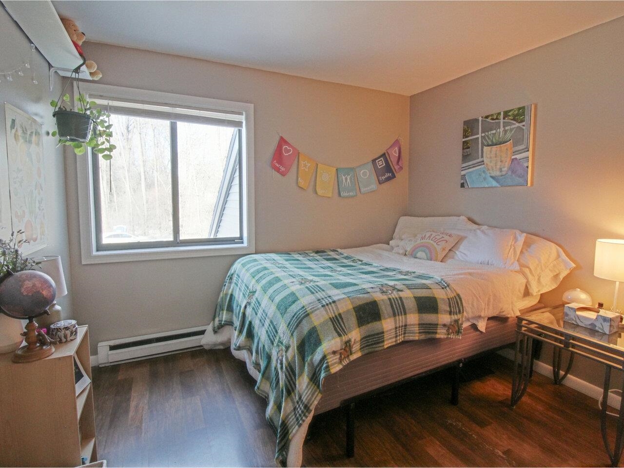 Sunny Guest Room