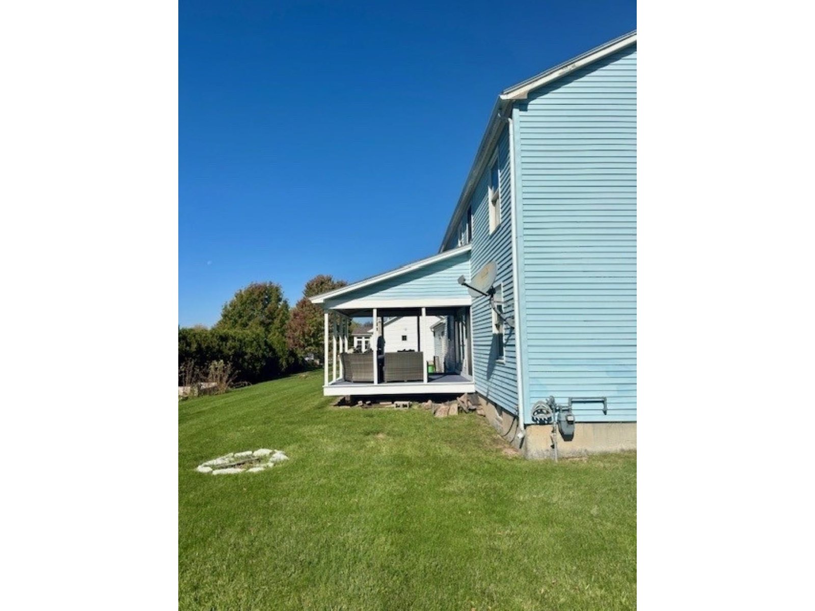 8 Crosby Court