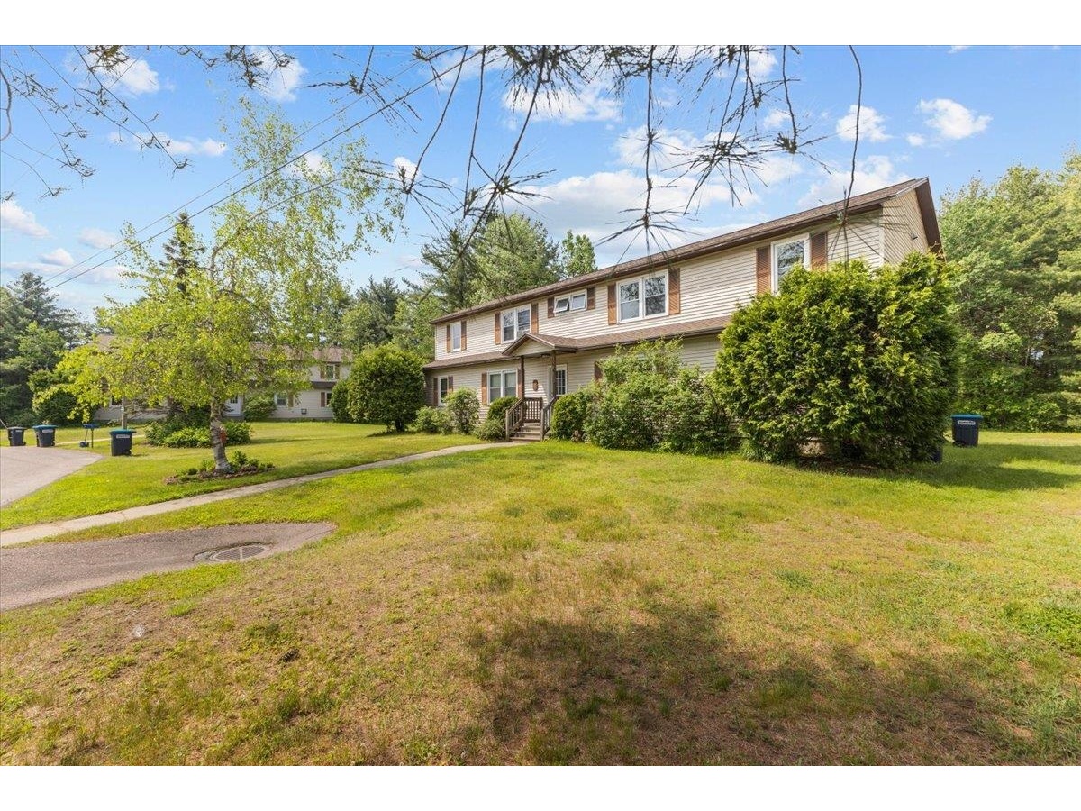 8 Evergreen Drive, Unit 202