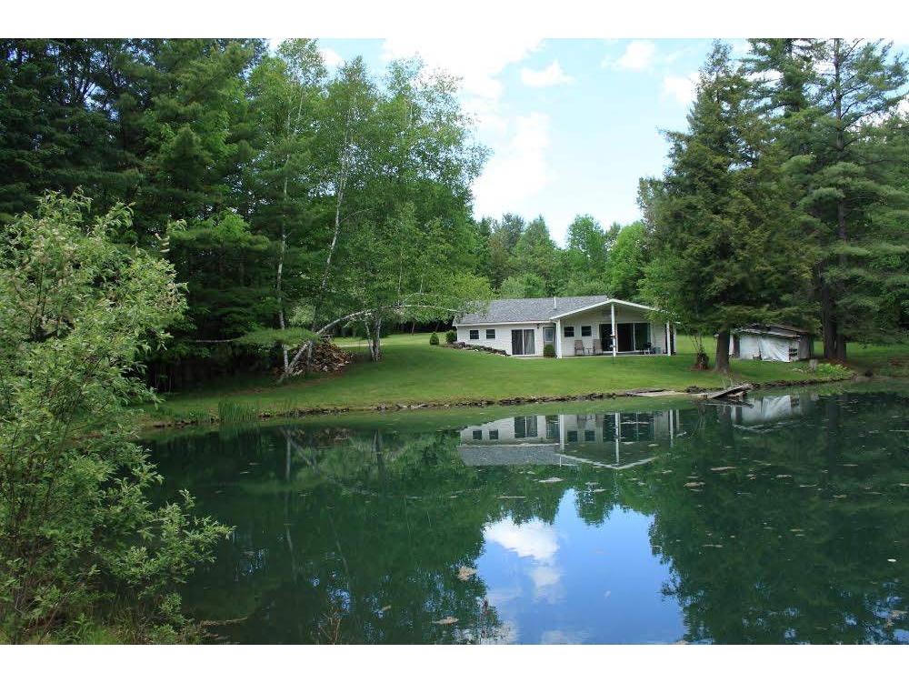 8 Frog pond Road
