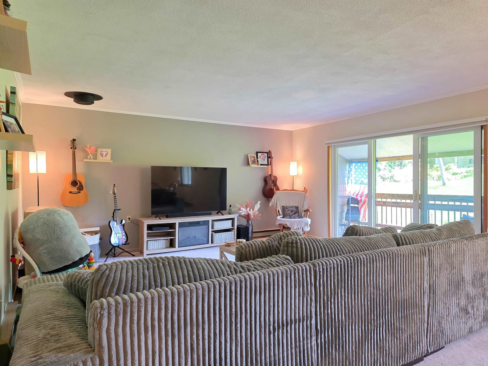 8 Hawthorne Circle