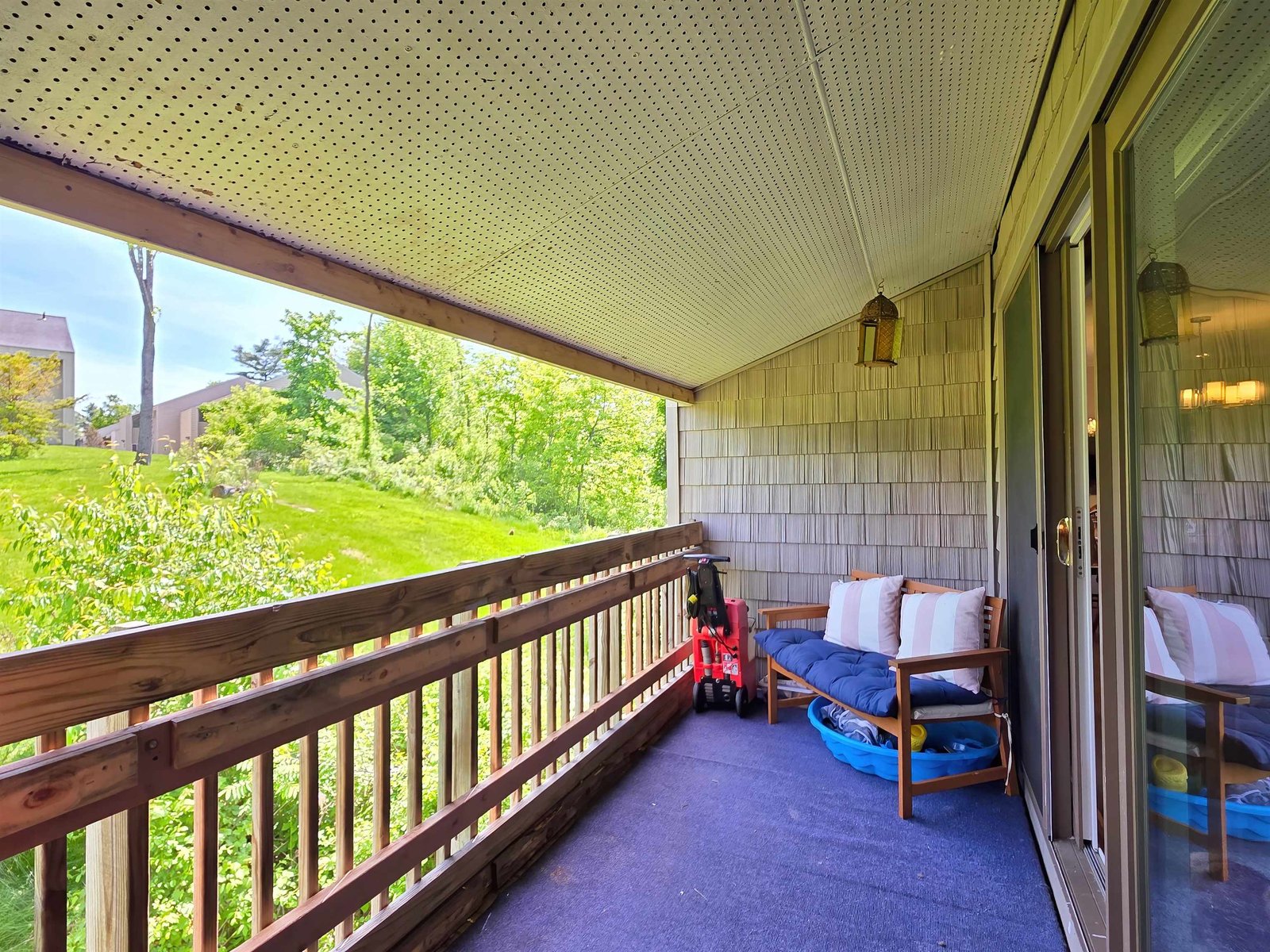 8 Hawthorne Circle