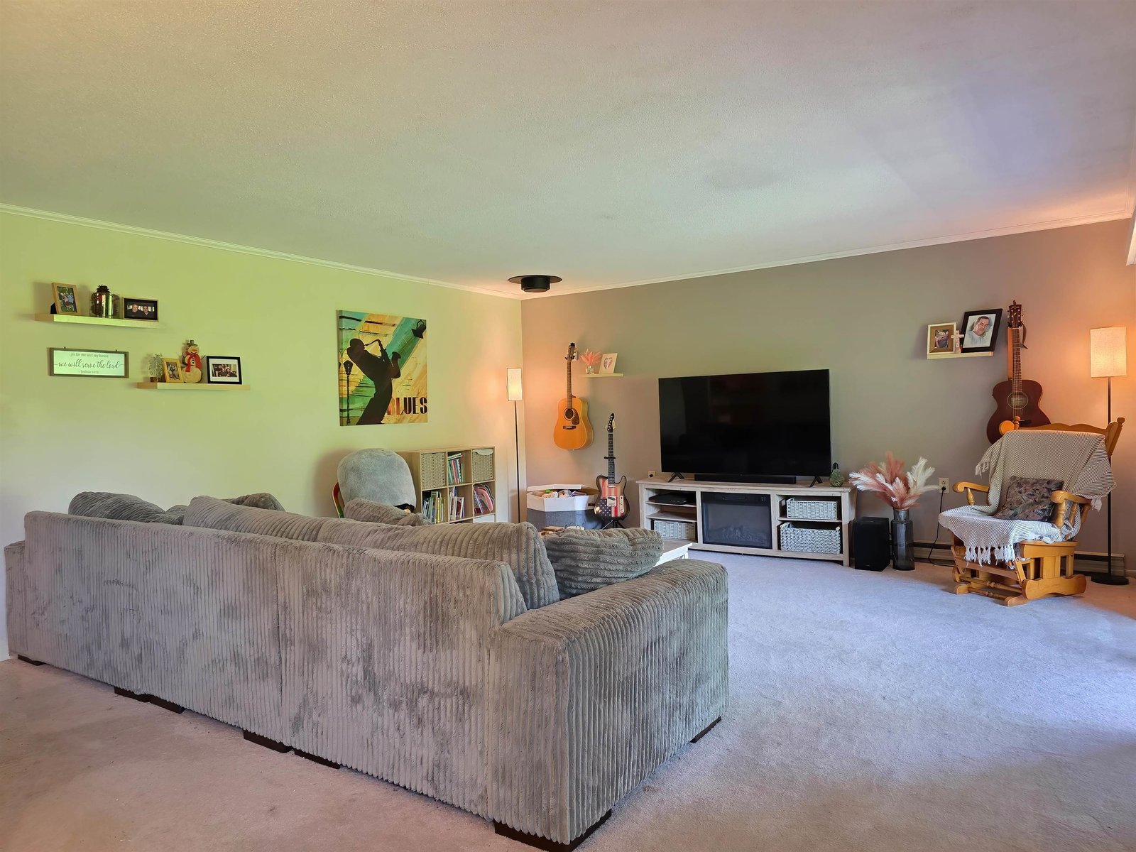8 Hawthorne Circle