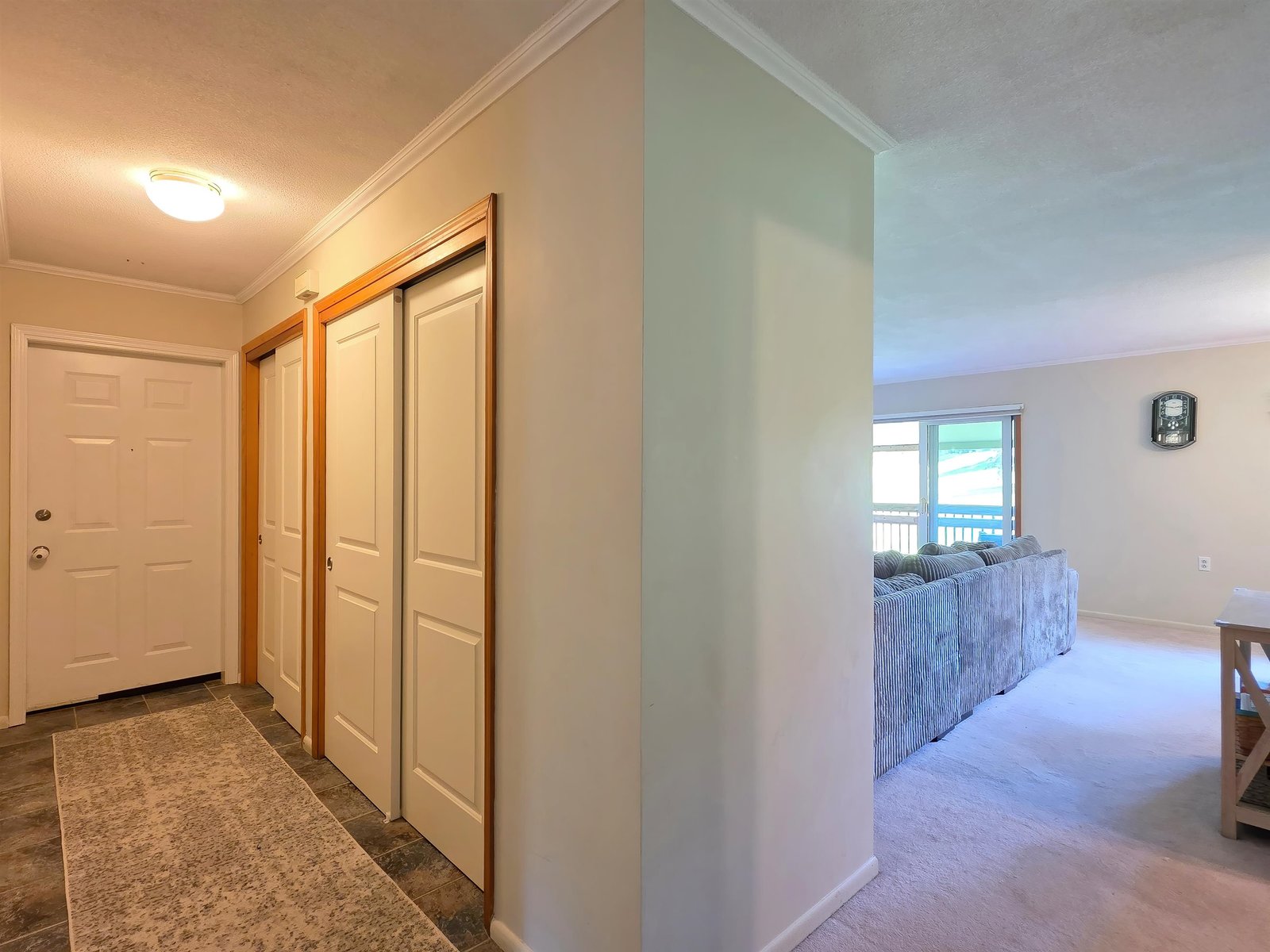 8 Hawthorne Circle