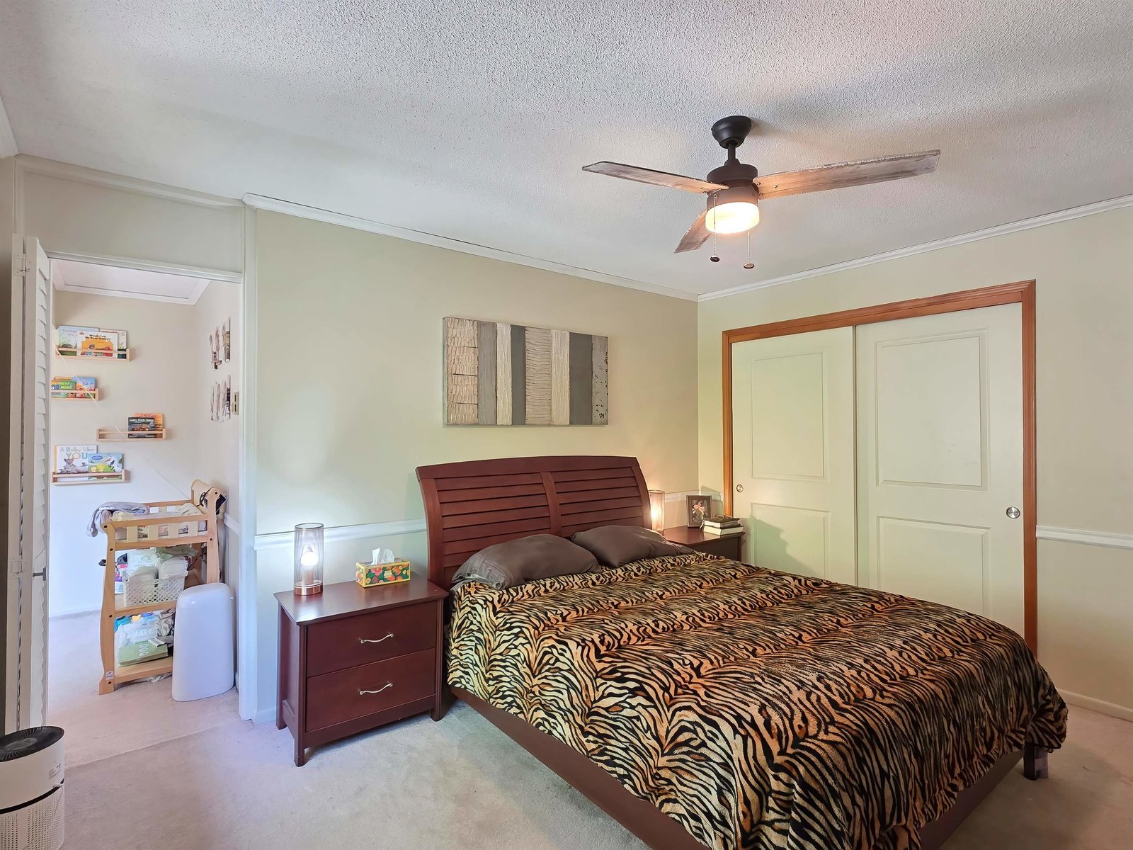 8 Hawthorne Circle