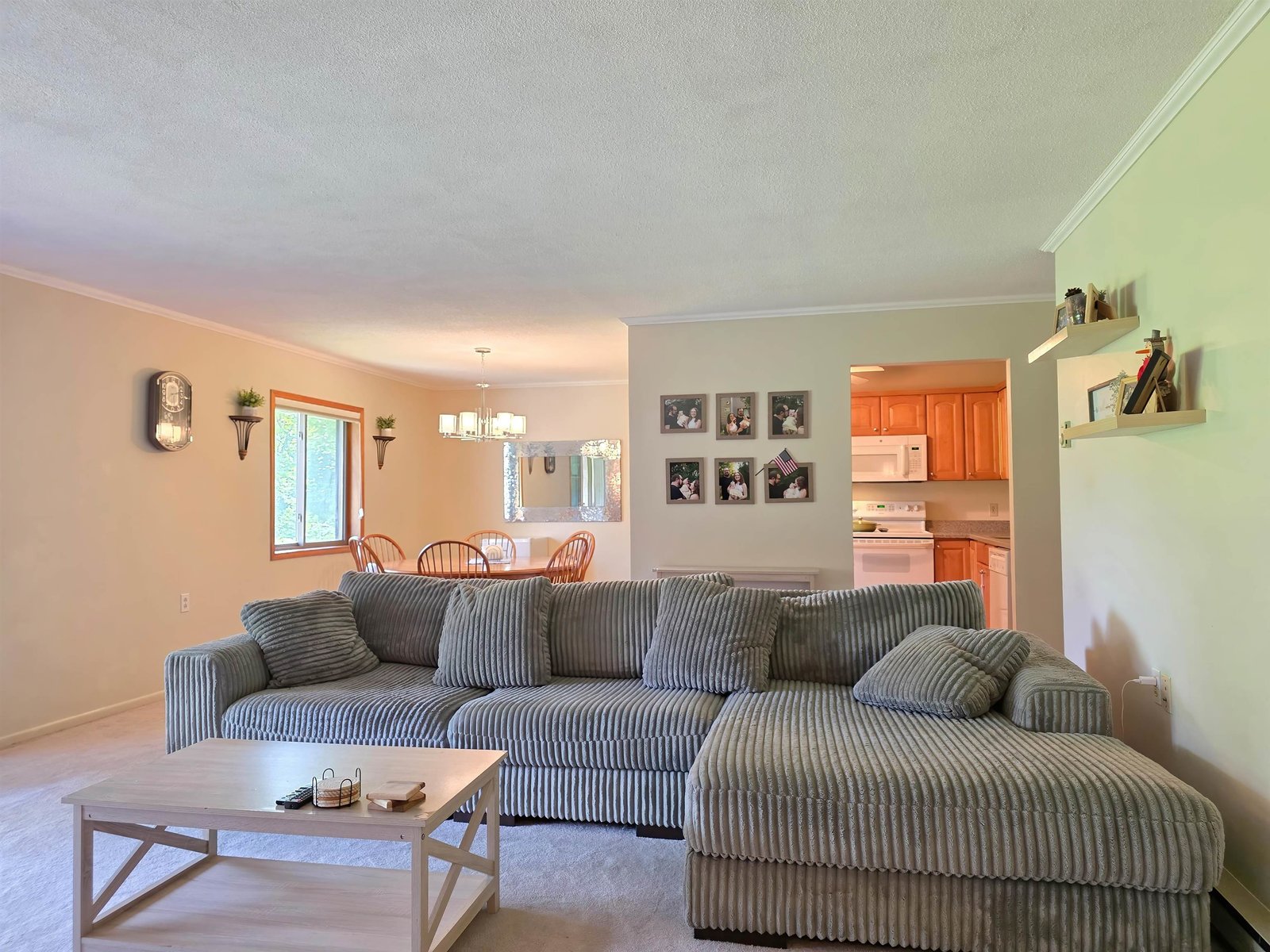 8 Hawthorne Circle