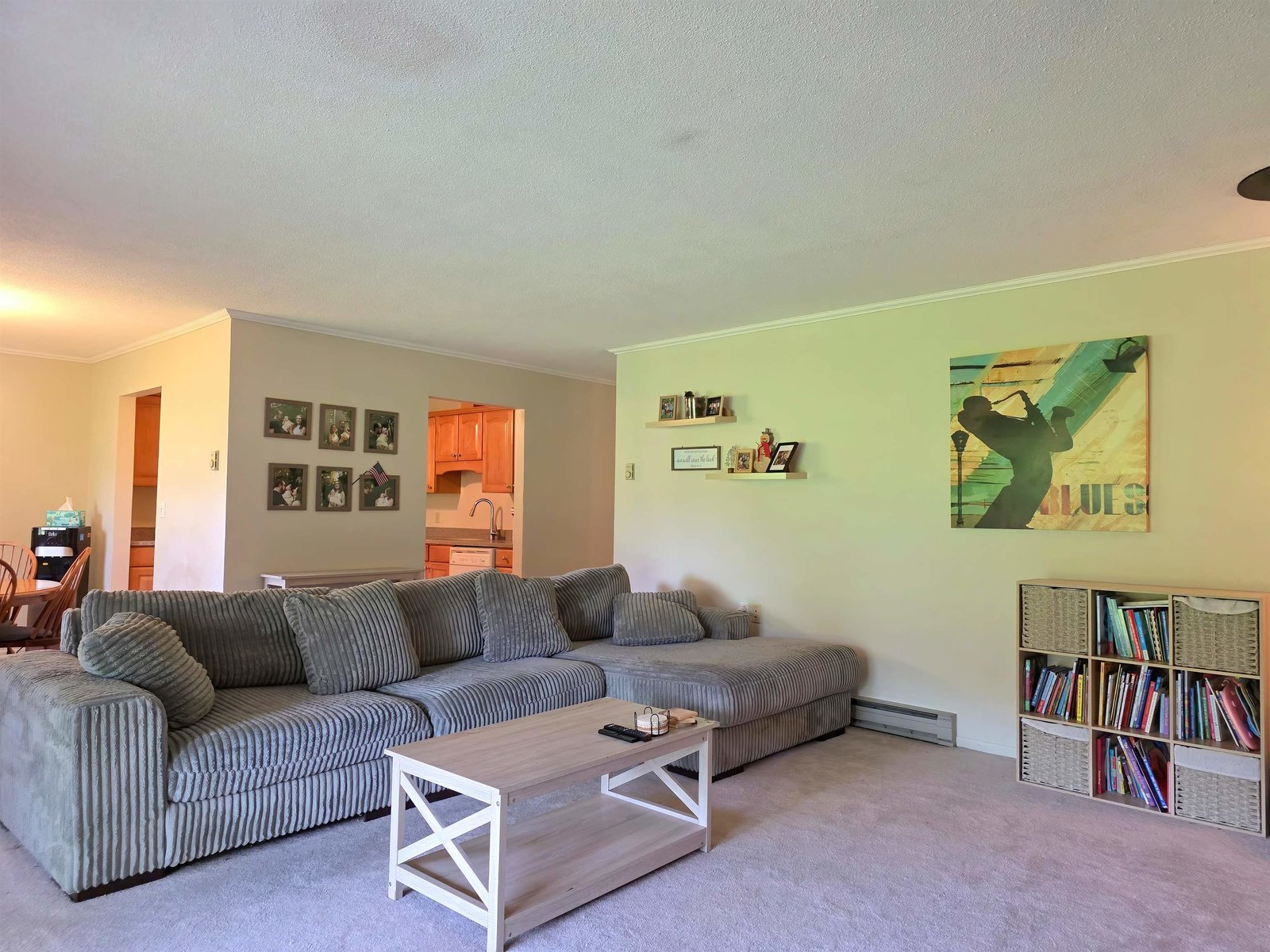 8 Hawthorne Circle