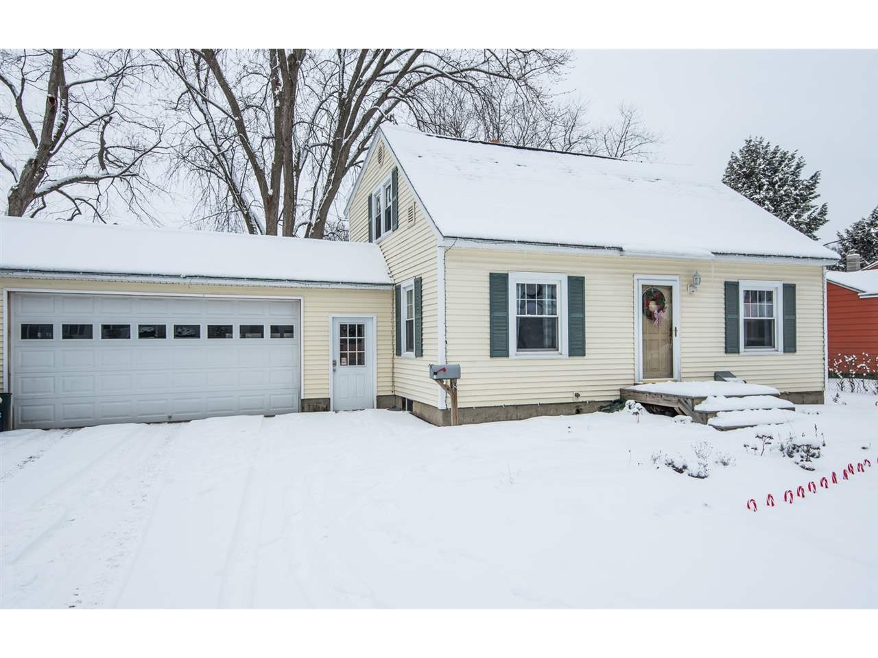 8 Iroquois Avenue